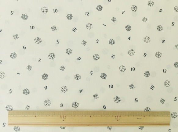 ツムラ様専用　ラスト1 サイコロと数字の柄の生地　約110×40cm 2枚目の画像