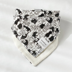 ☆リバーシブルハンカチスタイ☆モノトーン猫柄☆ 1枚目の画像