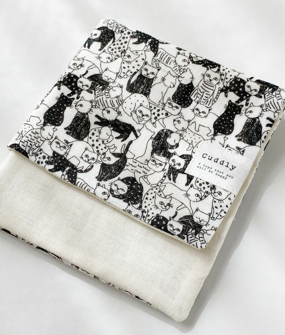 ☆リバーシブルハンカチスタイ☆モノトーン猫柄☆ 2枚目の画像