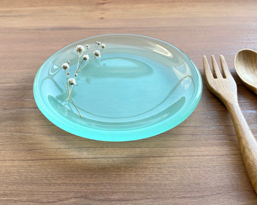 青緑色の装飾ガラス皿 新緑を映す水たまり 丸いガラス皿 青緑色 食器 お皿 小皿 h+