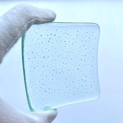 泡沫〜あわがらすの小皿〜」透明ガラスに気泡を閉じ込めたお皿 ガラス