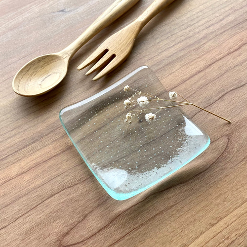 泡沫〜あわがらすの小皿〜」透明ガラスに気泡を閉じ込めたお皿 ガラス