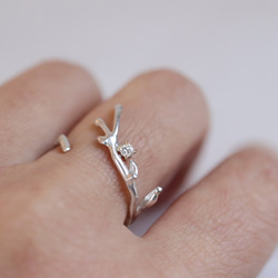 18K & Sterling Silver Diamond Twig Ring 2枚目の画像