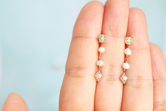 18K Emerald & Pearl Stud Earrings - 中世ヨーロピアンスタイルピアス 3枚目の画像