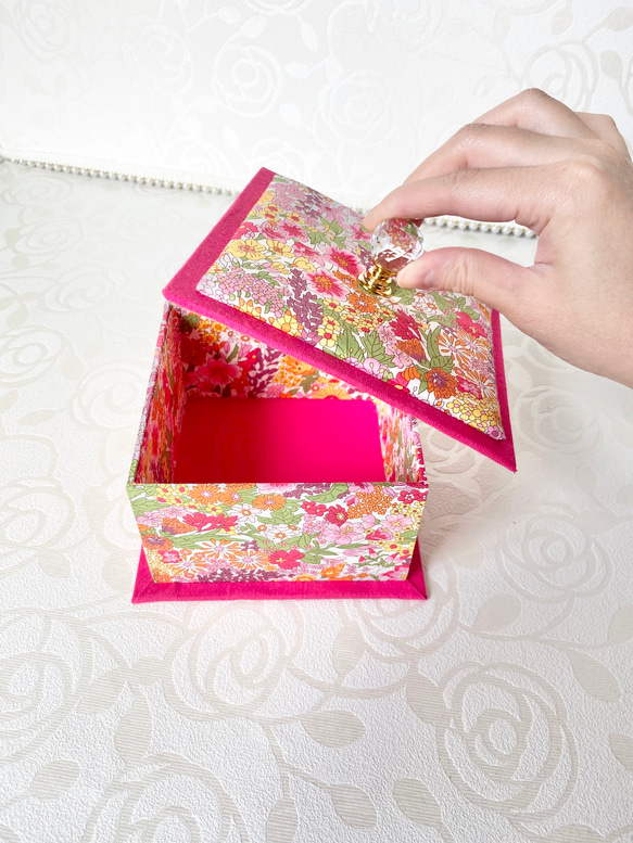 リバティ♡ビビットピンクの小箱 5枚目の画像