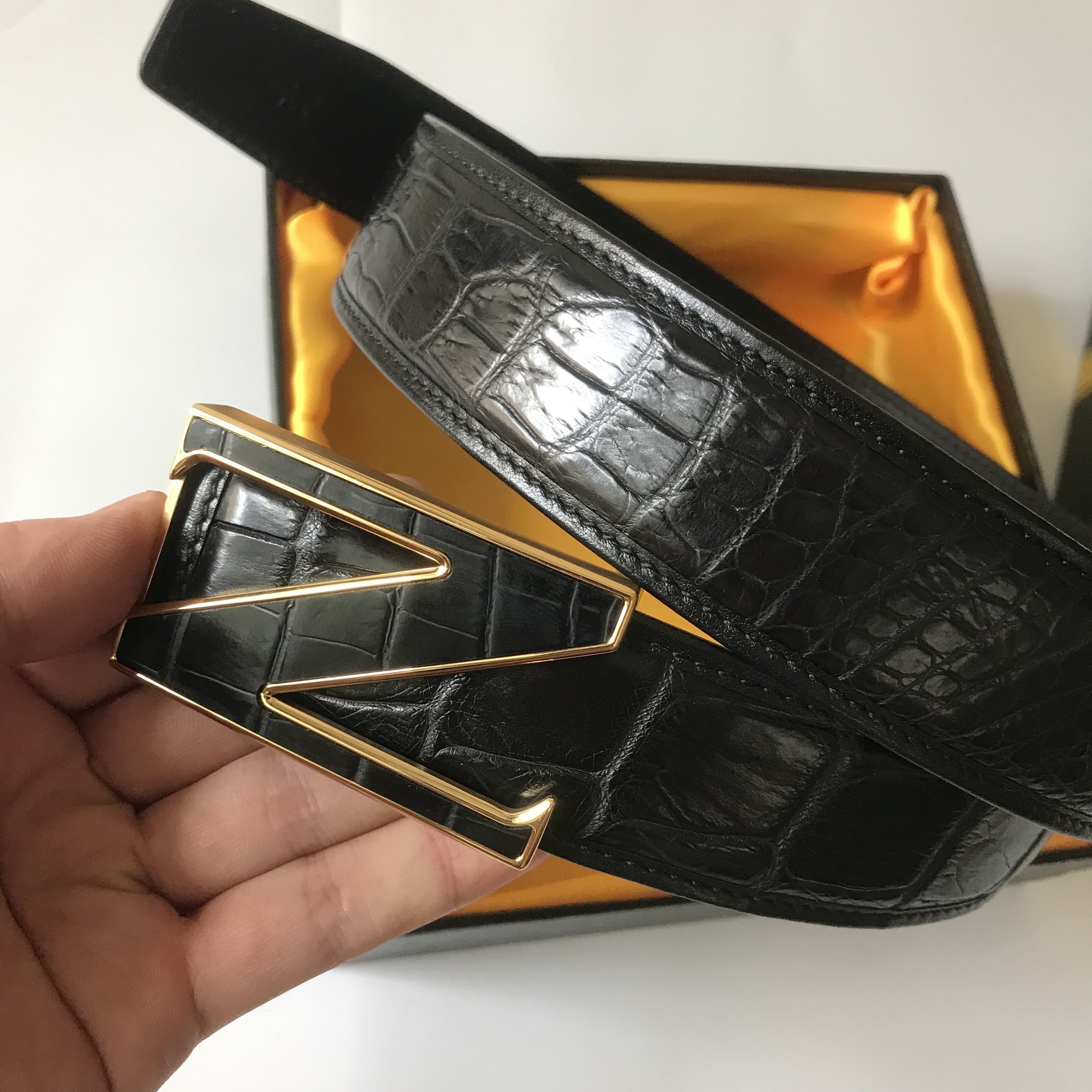 高級品　本革 クロコダイル    艶有り　ベルト ワニ革