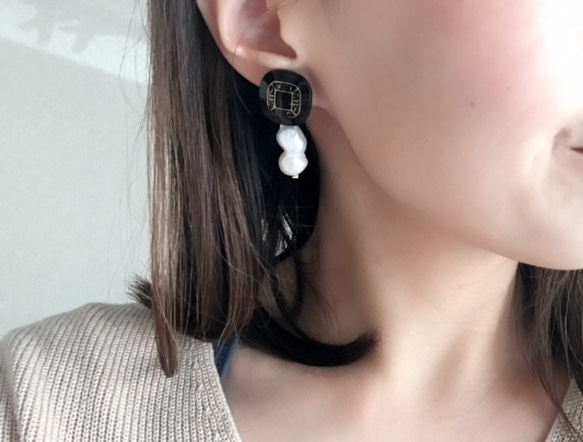 【数量限定ハンドメイド2019】ふたりの秘密　ピアス/イヤリング（BLK) 4枚目の画像