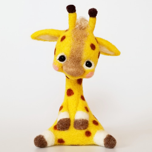 まつ毛が長いキリンちゃん 羊毛フェルト