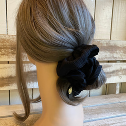 ♻︎AQ ETHICAL UPCYCLE HAIR ACCESSORIES ‖SLIK SCRUNCHIE シュシュ 1枚目の画像