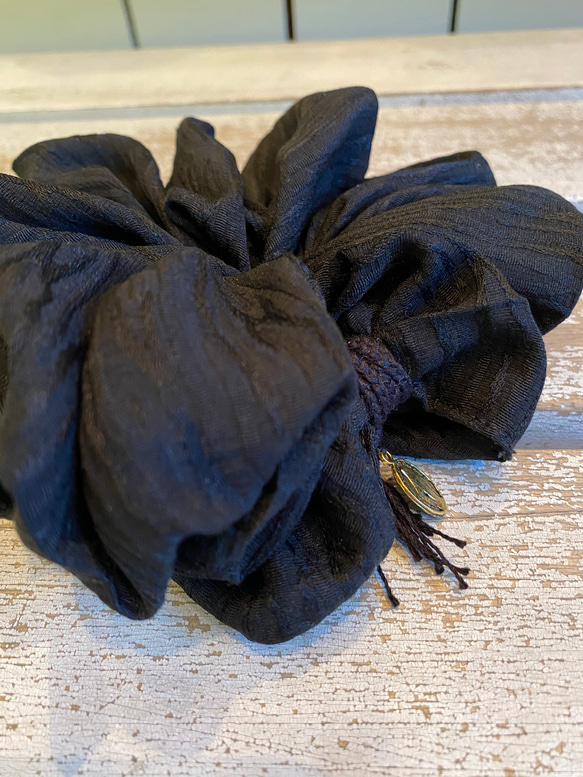 ♻︎AQ ETHICAL UPCYCLE HAIR ACCESSORIES ‖SLIK SCRUNCHIE シュシュ 5枚目の画像