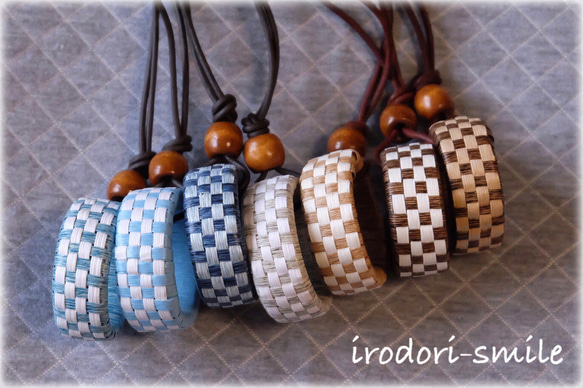 ネックレス クラフトバンド クラフトテープ クラフトバンドのナチュラルネックレス ネックレス・ペンダント