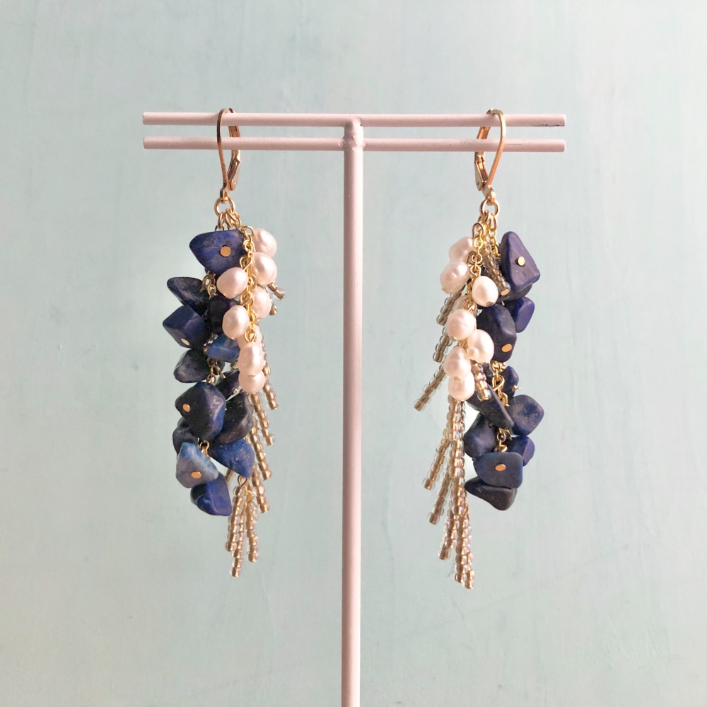 【Creema限定】ごろり天然石のsharara耳飾り（淡水パール／ラピスラズリ）