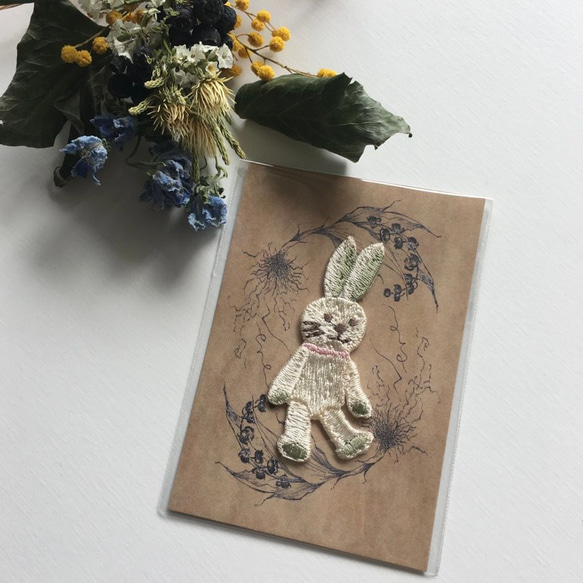 うさぎのEmma（エマ）ちゃん/刺繍アイロンワッペン 2枚目の画像