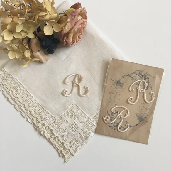 「R」イニシャル刺繍/2枚セット/アイロンワッペン 1枚目の画像
