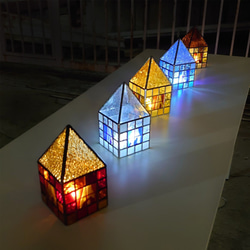 [有貓的彩色房子/深黃色]彩色玻璃燈（帶LED燈）Jun Kissa Kurima 第8張的照片