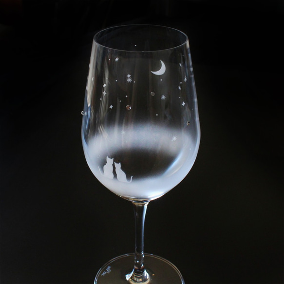【一緒に見る三日月の夜空 / ワイングラス】猫モチーフのワイングラス　★名入れ加工対応品（有料） 2枚目の画像