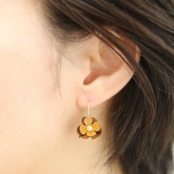 14kgf 革花 PONPONmini ピアス/イヤリング  brown 2枚目の画像