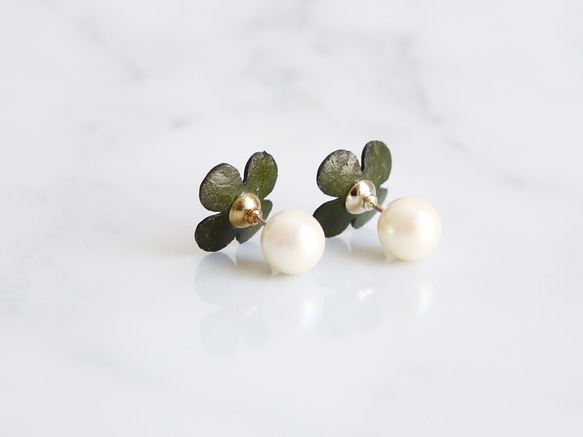 【選べるキャッチ】革花プチ ピアス/イヤリング  olive 4枚目の画像