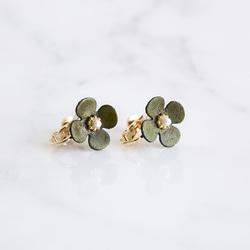 【選べるキャッチ】革花プチ ピアス/イヤリング  olive 5枚目の画像