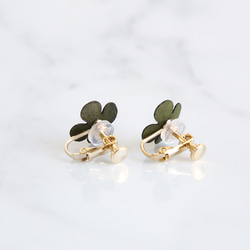 【選べるキャッチ】革花プチ ピアス/イヤリング  olive 6枚目の画像