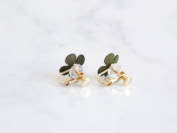 【選べるキャッチ】革花プチ ピアス/イヤリング  olive 6枚目の画像