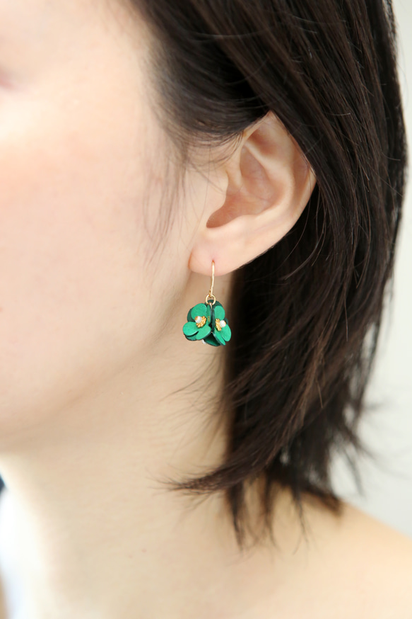 14kgf 革花 PONPONmini ピアス/イヤリング  green 3枚目の画像