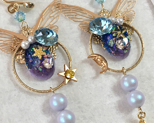 イヤリング ジェリーの世界 写真集「Orecchini etnici」Skira イヤリング ジェリーの世界 写真集「Orecchini etnici」Skira