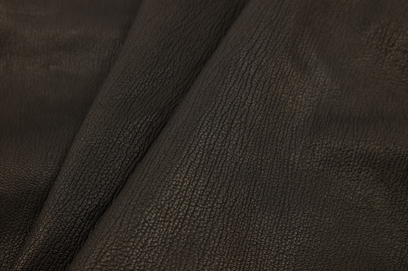 フルタンゴート ピッケル ブラック - Veg-tan Shrunken Goat  - 天然皮革 Leather 4枚目の画像