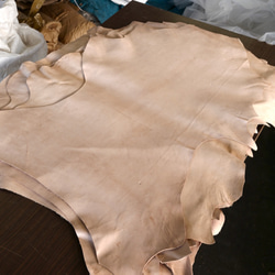 ヌメシープ クラスト  フルベジ - Veg Sheep Crust - 羊革 天然皮革 Leather 植物タンニン鞣 1枚目の画像