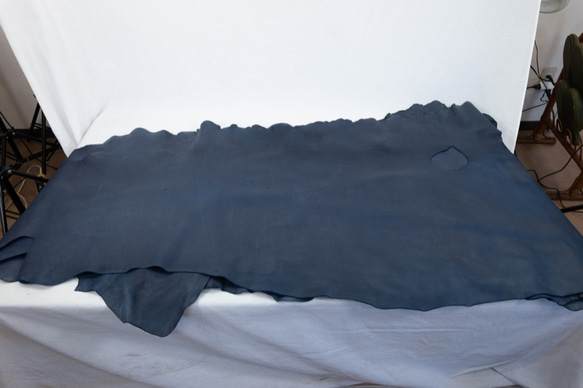 インディゴ・キップ ブルー Blue - Indigo Kip - 天然皮革 Leather 1枚目の画像