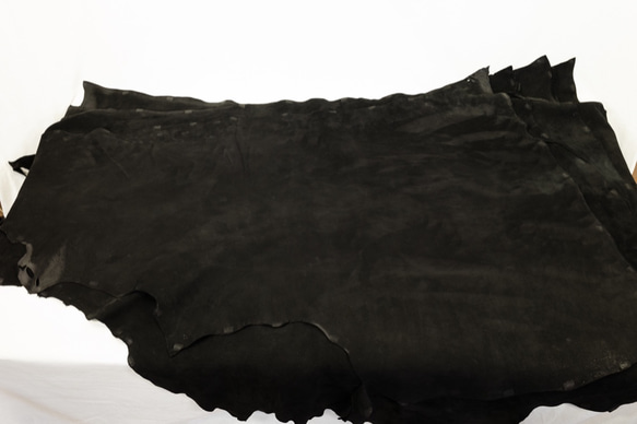 ホースヌバック ブラック - Horse Nubuck Black - 馬革 Leather 1枚目の画像