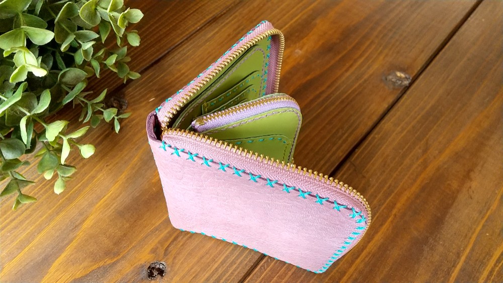 真四角のお財布　（浅紫x黄緑色） 16,000円