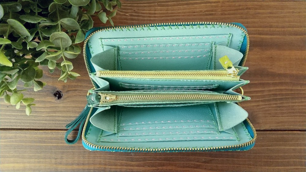 小さなダブルファスナーの長財布（ターコイズミント）