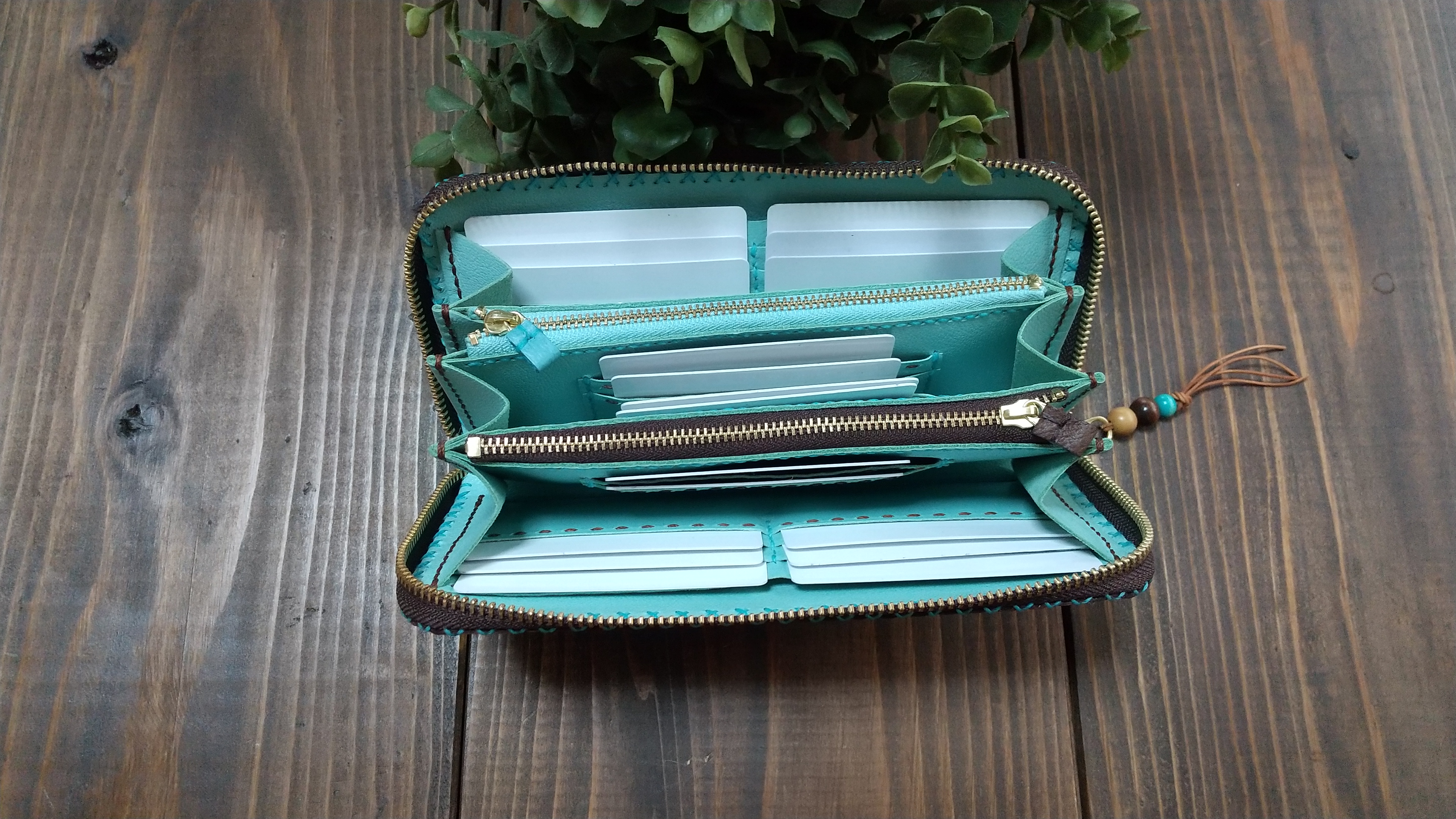 ダブルファスナーの長財布（チョコミント）