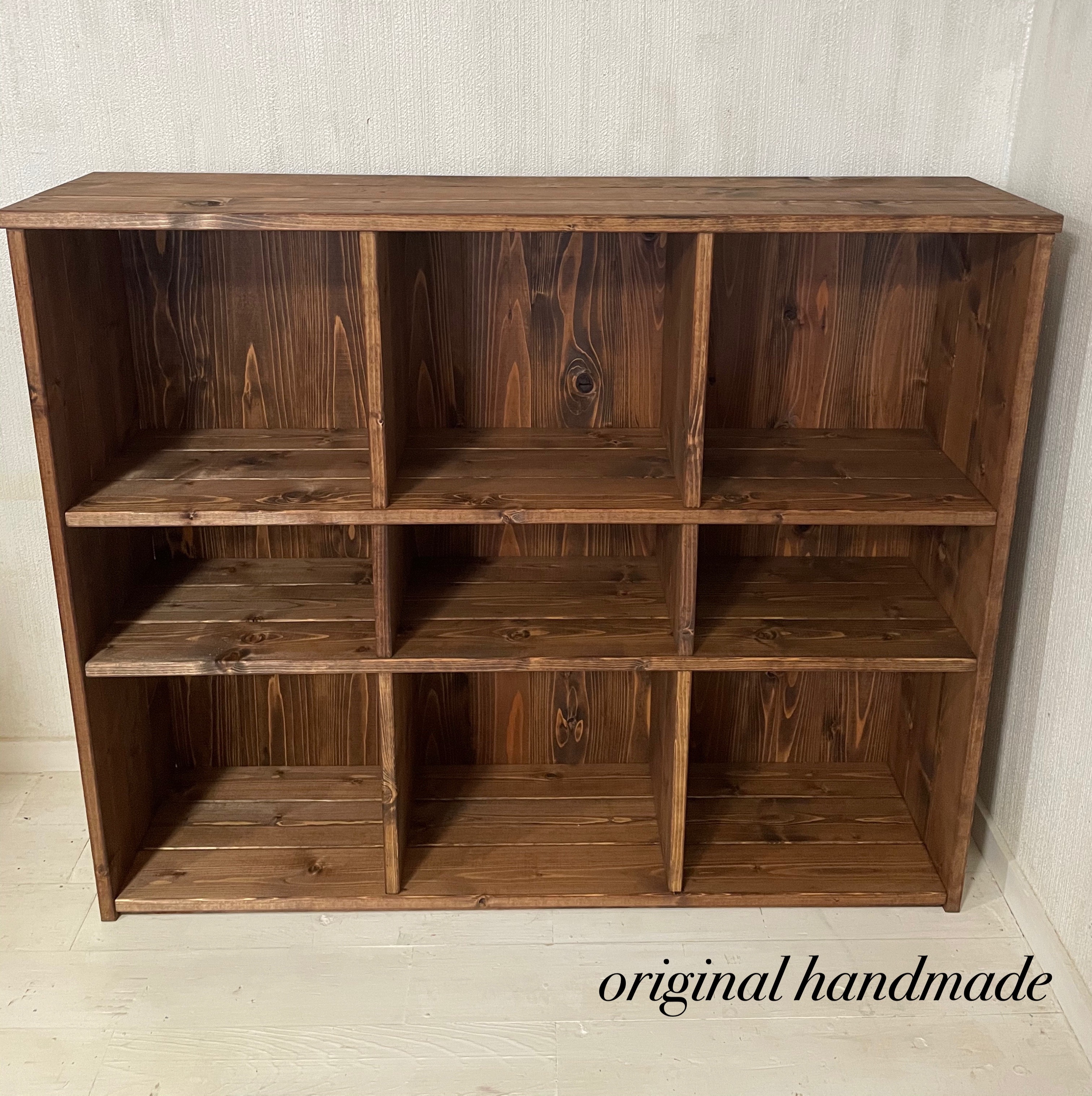 濃いブラウンの9スペースボックス ハンドメイド家具BX-Z3 オーダー可