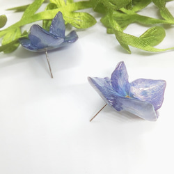藍のメモリー デニムカラー紫陽花のピアス 3枚目の画像