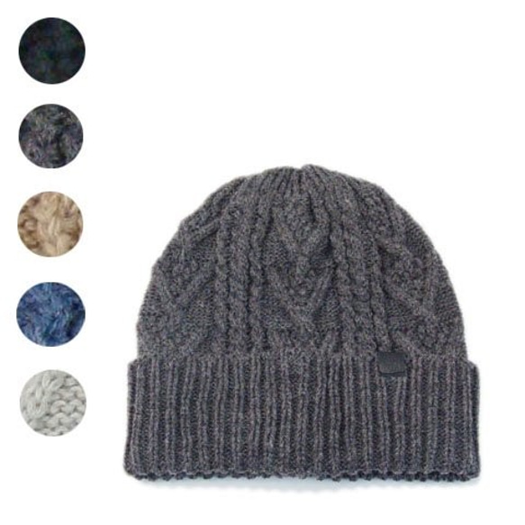 秋冬向け素材　　手編み風の太糸で編み　～ローゲージケーブルニット帽～ 1枚目の画像