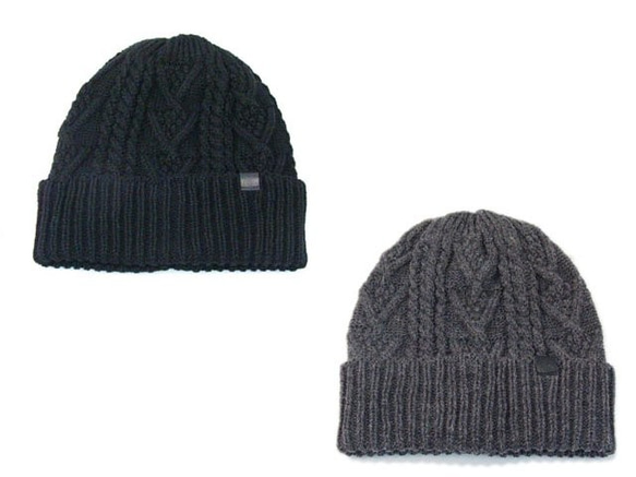 秋冬向け素材　　手編み風の太糸で編み　～ローゲージケーブルニット帽～ 5枚目の画像