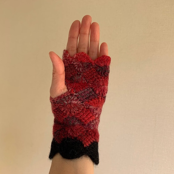 手編みニット手袋　指なし　ハンドウォーマー　アームウォーマー ボルドーMIX５　スカラップBK 4枚目の画像