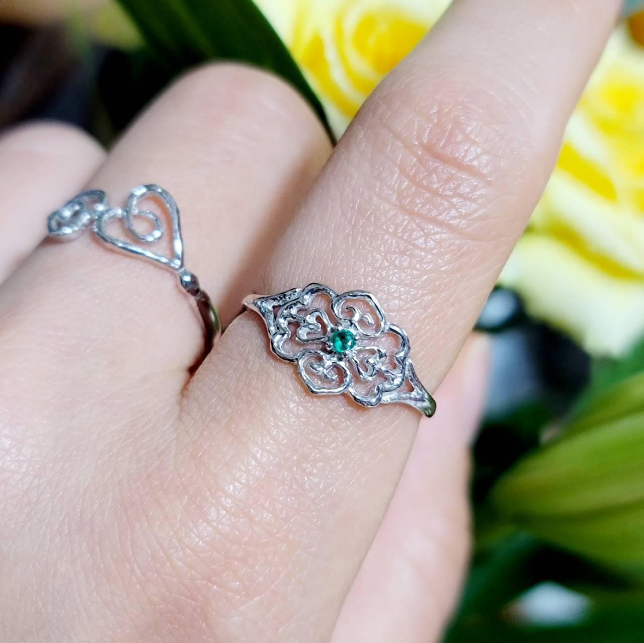 『天然石』ハートモチーフエメラルドsilver　ring