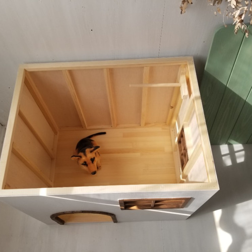 手作りの可愛い犬小屋 ウッドデッキにもなる屋根付き オーダー可能