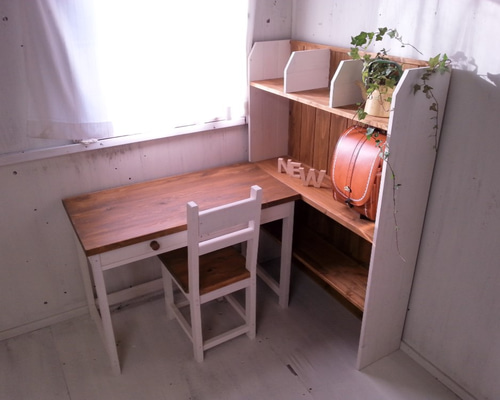 アンティークデスク　コンソールデスク　サイドボード　学習机 無垢材で造る 学習机、椅子、カップボードのお得な3点セット 作業