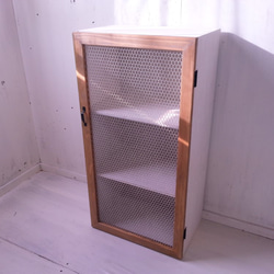 アンティークテイスト キャビネット 観音開き扉 収納棚 収納4段 商品