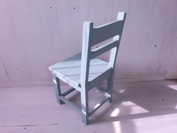 無垢ヒノキで造る家具　アンティーク風　背もたれ付チェア　椅子　イス　w400　アンティークブルー　自然塗料　　　　 2枚目の画像