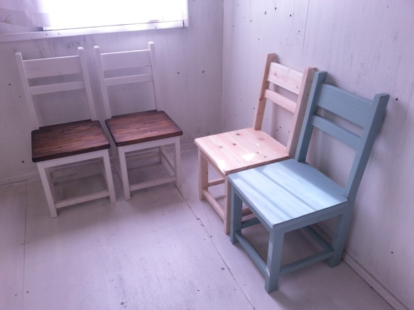無垢ヒノキで造る家具　アンティーク風　背もたれ付チェア　椅子　イス　w400　アンティークブルー　自然塗料　　　　 5枚目の画像