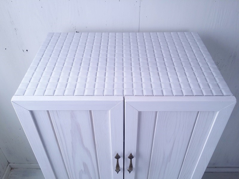 サイズ、デザインオーダー可！3枚バッタン扉仕切りラック●シャビーホワイト受注製作 サイズ、デザインオーダー可！3枚バッタン扉仕切りラック○シャビー