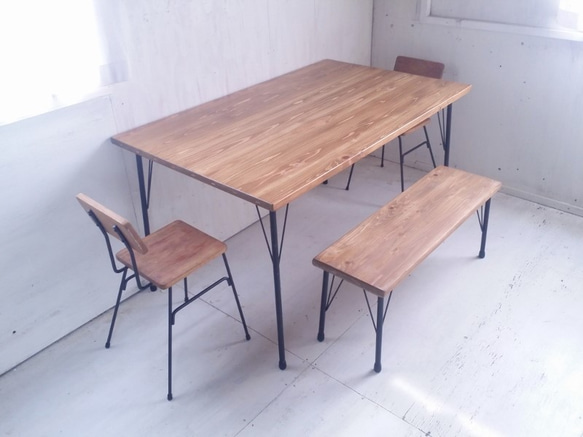 アイアン脚のシンプルなチェア　鉄脚　椅子　什器　カフェ　店舗用 4枚目の画像