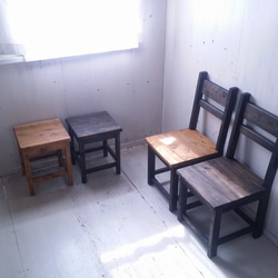 無垢ヒノキで造る家具　アンティーク風　シンプル角スツール　椅子　飾り台　イス　オーダー可　店舗什器　シンプルインテリア 4枚目の画像