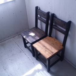 無垢ヒノキで造る家具　アンティーク風　背もたれ付チェア　椅子　イス　w400　ブラック　黒　オーダー可　店舗什器　 2枚目の画像