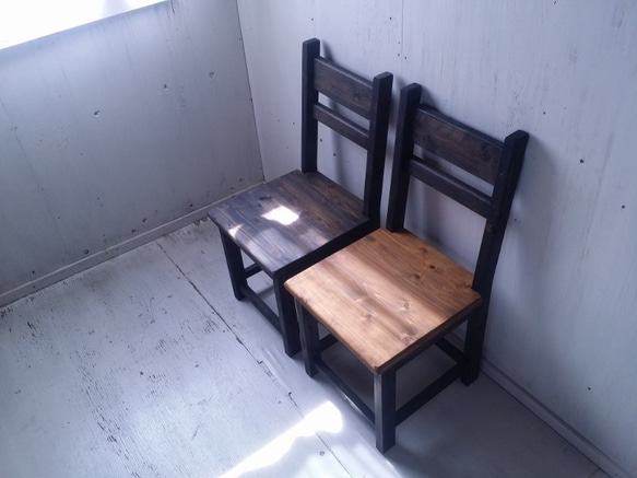 無垢ヒノキで造る家具　アンティーク風　背もたれ付チェア　椅子　イス　w400　ブラック　黒　オーダー可　店舗什器　 2枚目の画像